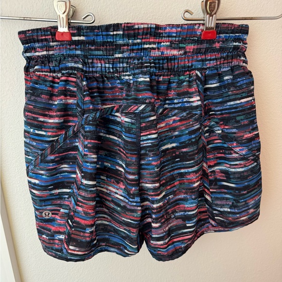 • Lululemon • NWOT Women’s 4” tracker short size 6 - Picture 3 of 12